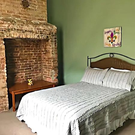 Historic Viavant Cottage - Jazz Fest/Fairgrounds Ню Орлиънс Екстериор снимка
